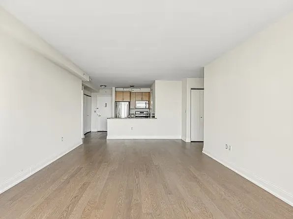 125 W 31st St APT 51G, New York, NY 10001