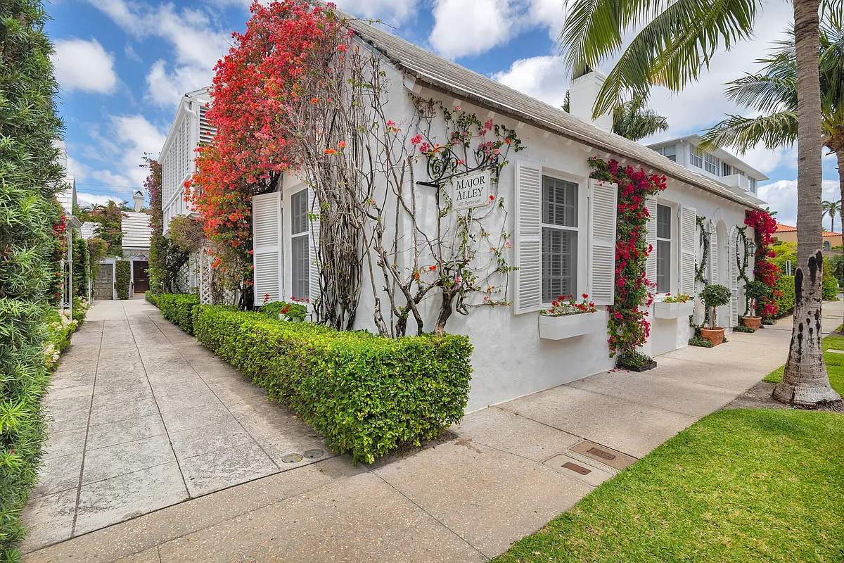 Building Photo - 417 Peruvian Ave #1