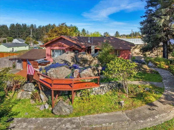2422 Nickel Ave, Crescent City, CA 95531