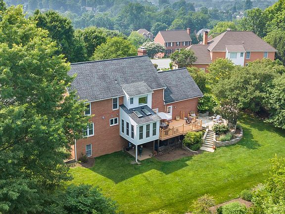 2nd image of 4579 Shrewsbury Ct