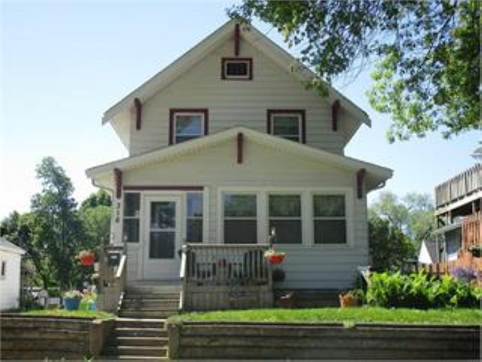 1st image of 316 W 13th St