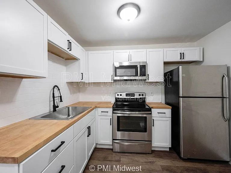 512 N Chester Ave — Photo 11