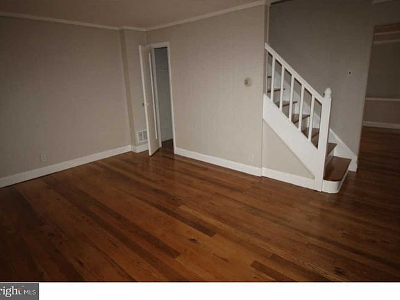 3rd image of 249 Filbert Ave