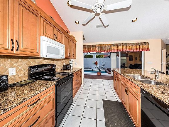 5th image of 987 Harbor Town Dr