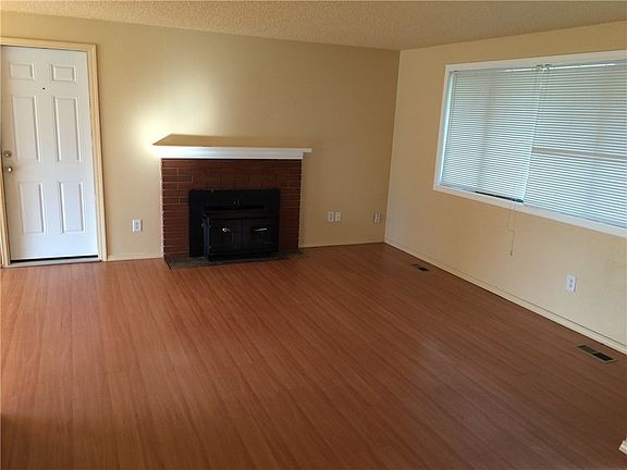 4th image of 5702 64th Ave NE