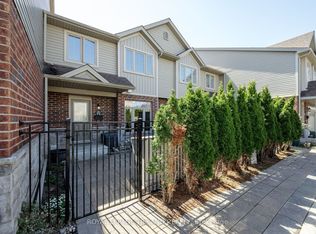 1061 Eagletrace Dr #71, London, ON N6G 0T3
