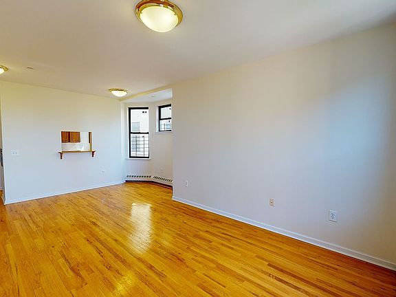 4th image of 133 W 140th St #65
