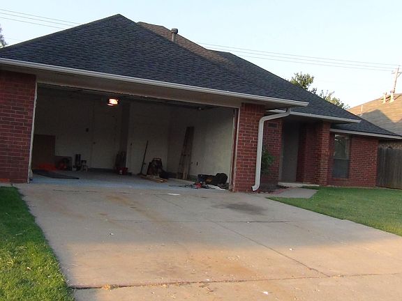 2nd image of 1113 SW 126th St