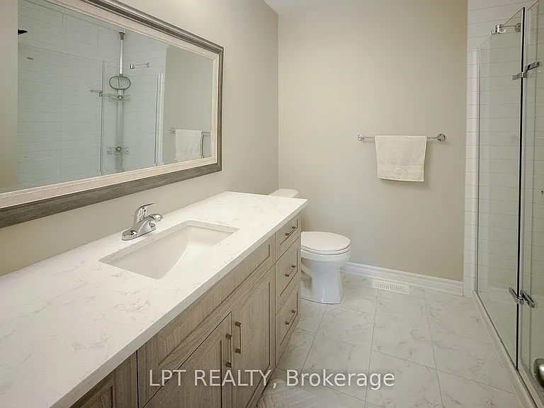 552 Labrador Cres — Photo 20