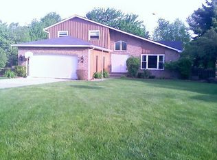 16530 N Red Rock Dr, Strongsville, OH 44136