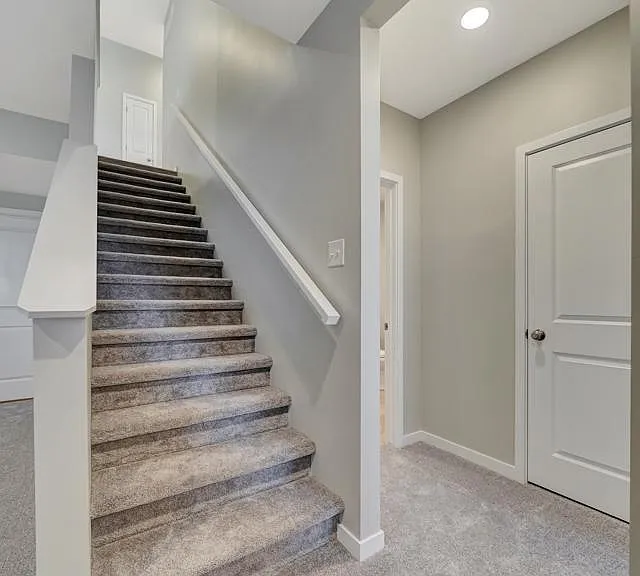 9049 S 42nd St — Photo 31