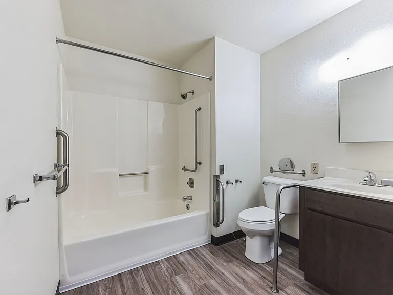 1252 N 12th Pl — Photo 23