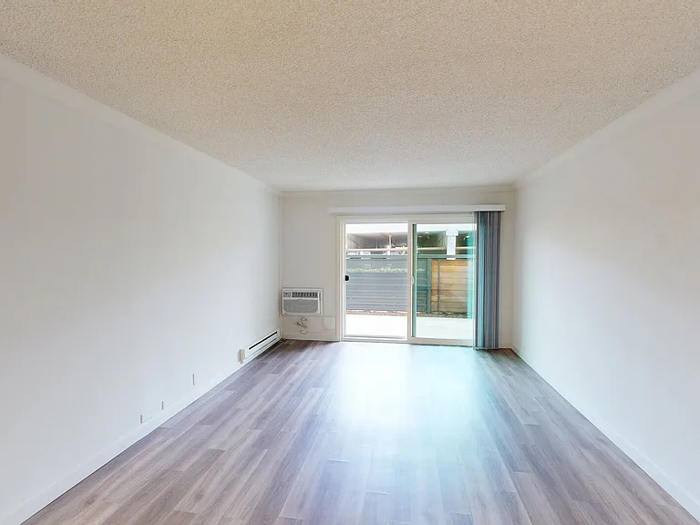Eight 80 Newport Beach — Photo 158
