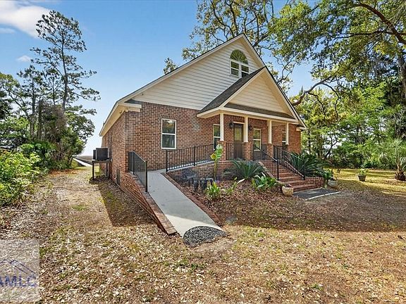 2nd image of 725 Youmans Rd