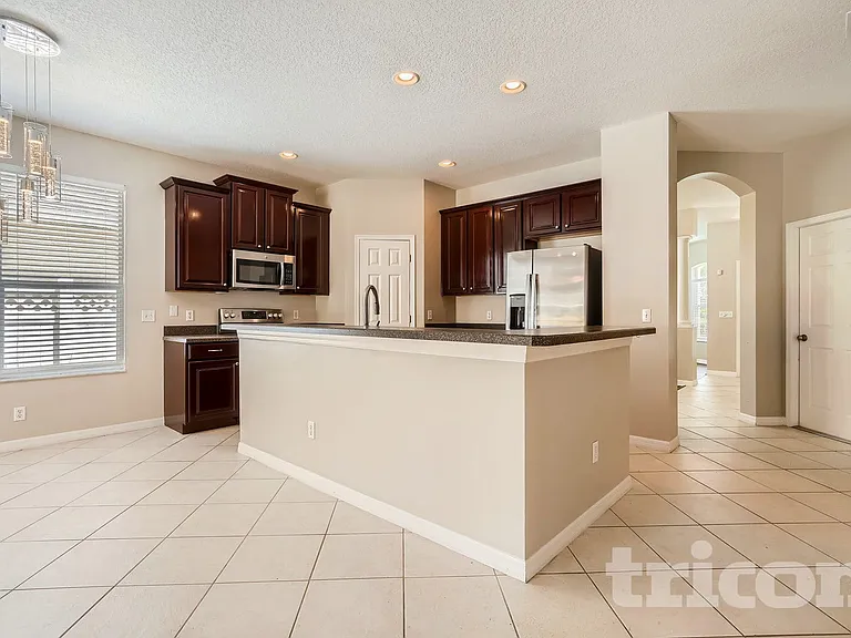 5555 Burlwood Dr — Photo 9
