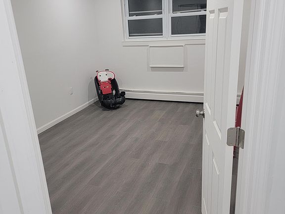 3rd image of 3217 Gunther Ave
