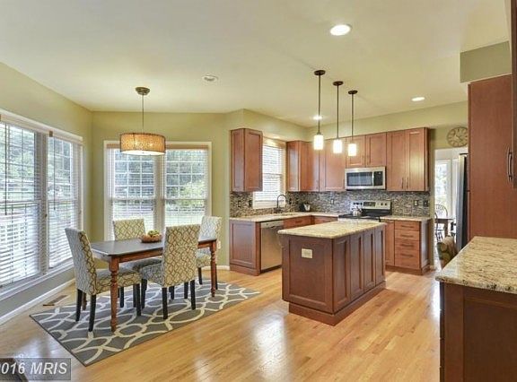 3rd image of 46607 Kingschase Ct