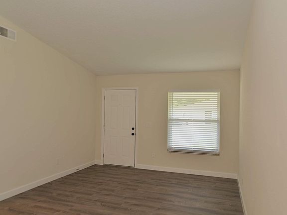 2nd image of 476 E Jessup Ave