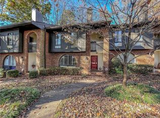 5801 Sharon Rd, Charlotte, NC 28210