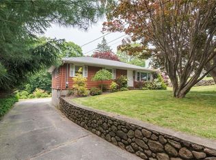 69 State St, Westerly, RI 02891
