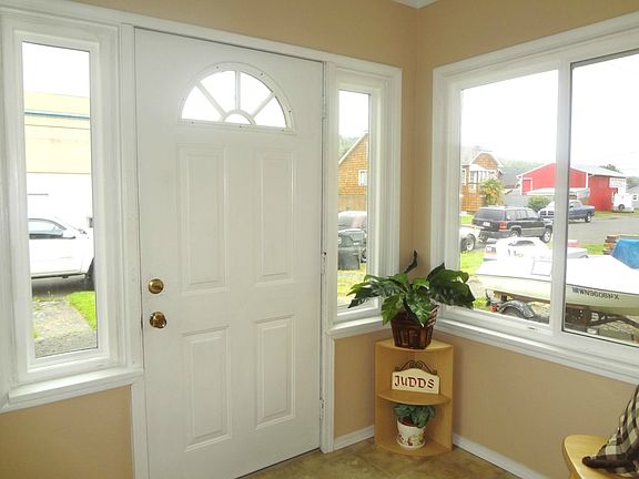 2nd image of 2204 Pacific Ave
