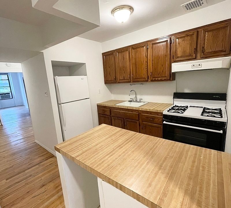 2nd image of 1662 1st Ave #4NW