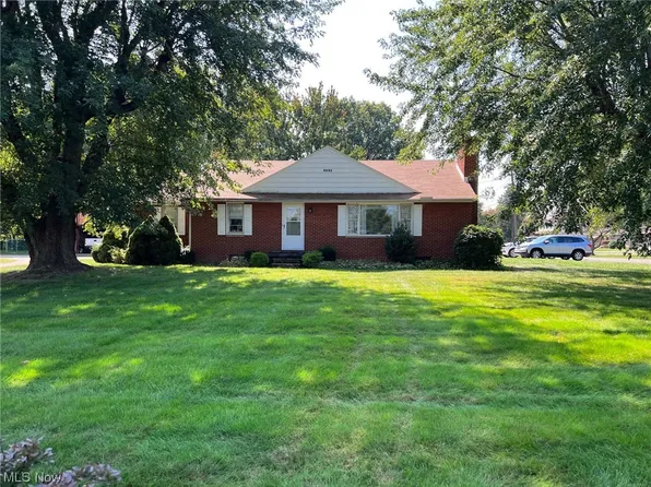 2218 Easton St NE, Canton, OH 44721