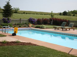 N7193 Grenning Farm Rd, Elkhorn, WI 53121