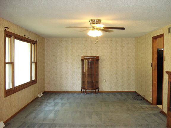 5th image of 1156 N Farnham St