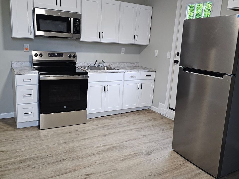 1st image of 108 Pine St #3