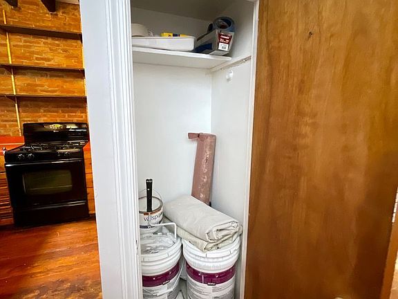 5th image of 2204 Brown St Floor 2
