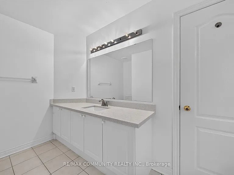 29 River Forest St W — Photo 43