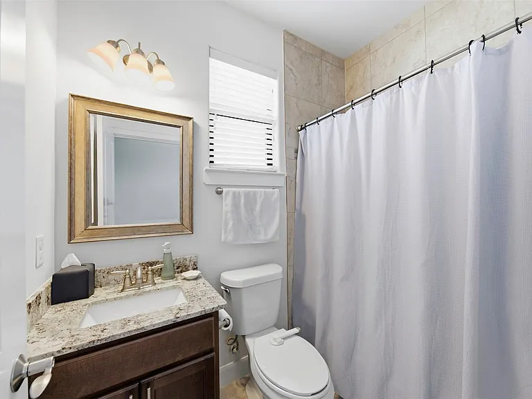 214 W 28th St — Photo 17