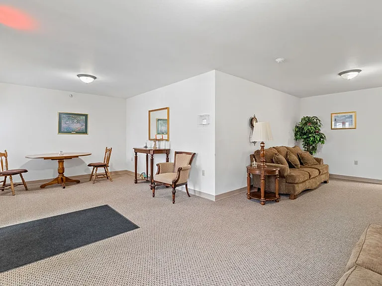 Hickory Drive and Pinecrest Apartments — Photo 54