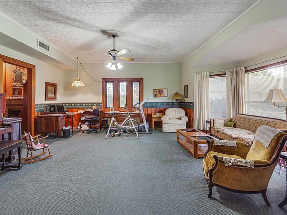 5th image of 313 Pamela Pl