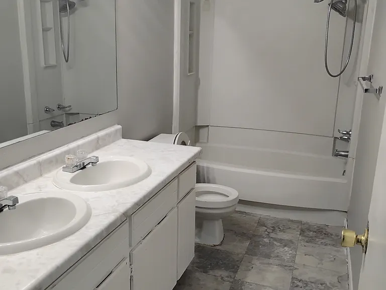 2277 Holloway Ave E — Photo 5