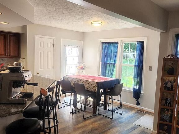 5th image of 4317 Amelia Dr