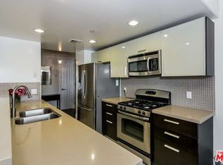 147 N Berendo St #302, Los Angeles, CA 90004