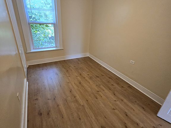 4th image of 256 Davenport Ave APT 2
