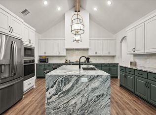 706 N 7th St, Wolfforth, TX 79382