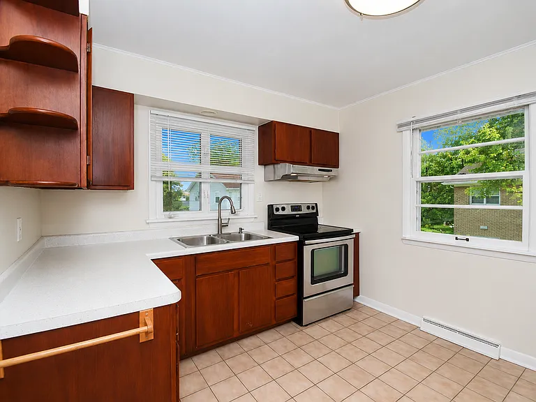 1802 Fairfield Rd — Photo 9