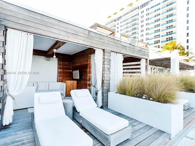2301 Collins Ave #1507 — Photo 11