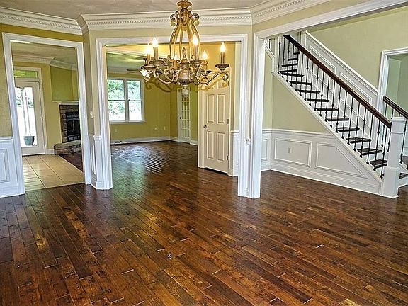 2nd image of 9191 Lucia Ln