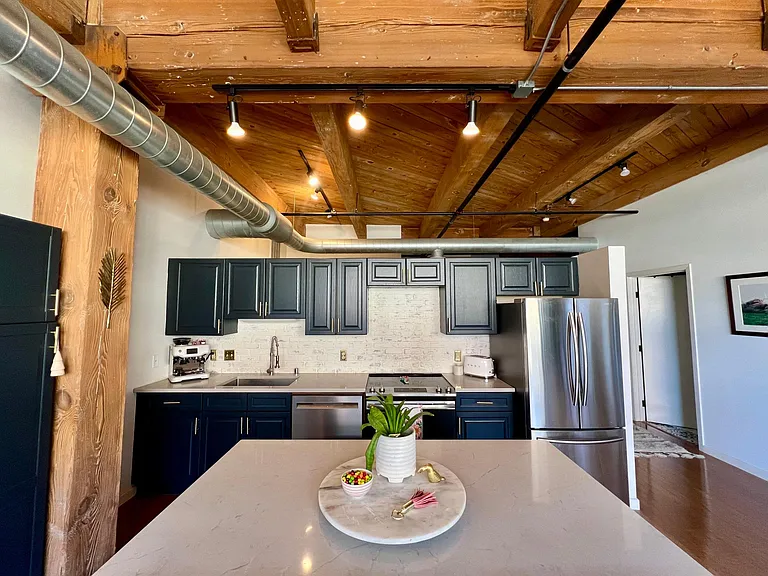234 E Reservoir Ave #303 — Photo 3