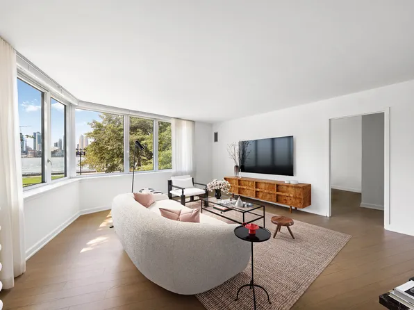 20 River Terrace image 4 of 26