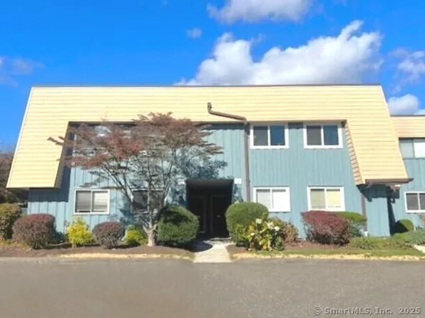 92 Montauk Street #92, Fairfield, CT 06825