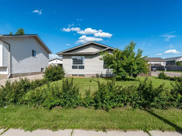 1501 W 49th Ave, Lloydminster, SK S9V 2E7