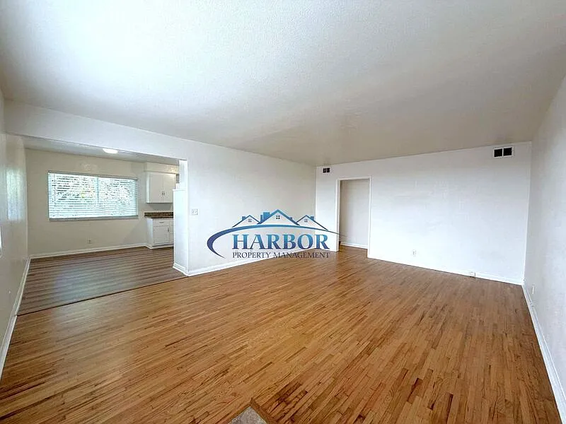 3 bed, 2.0 bath, $2,900 — Photo 2