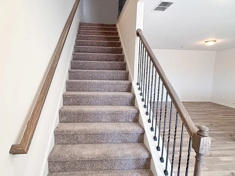 1015 Stiles Ct — Photo 7