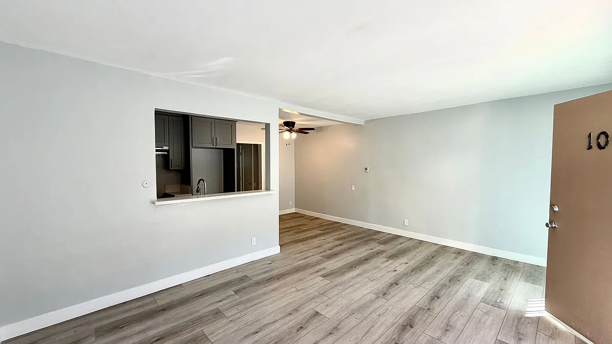Building Photo - 8207 Langdon Ave